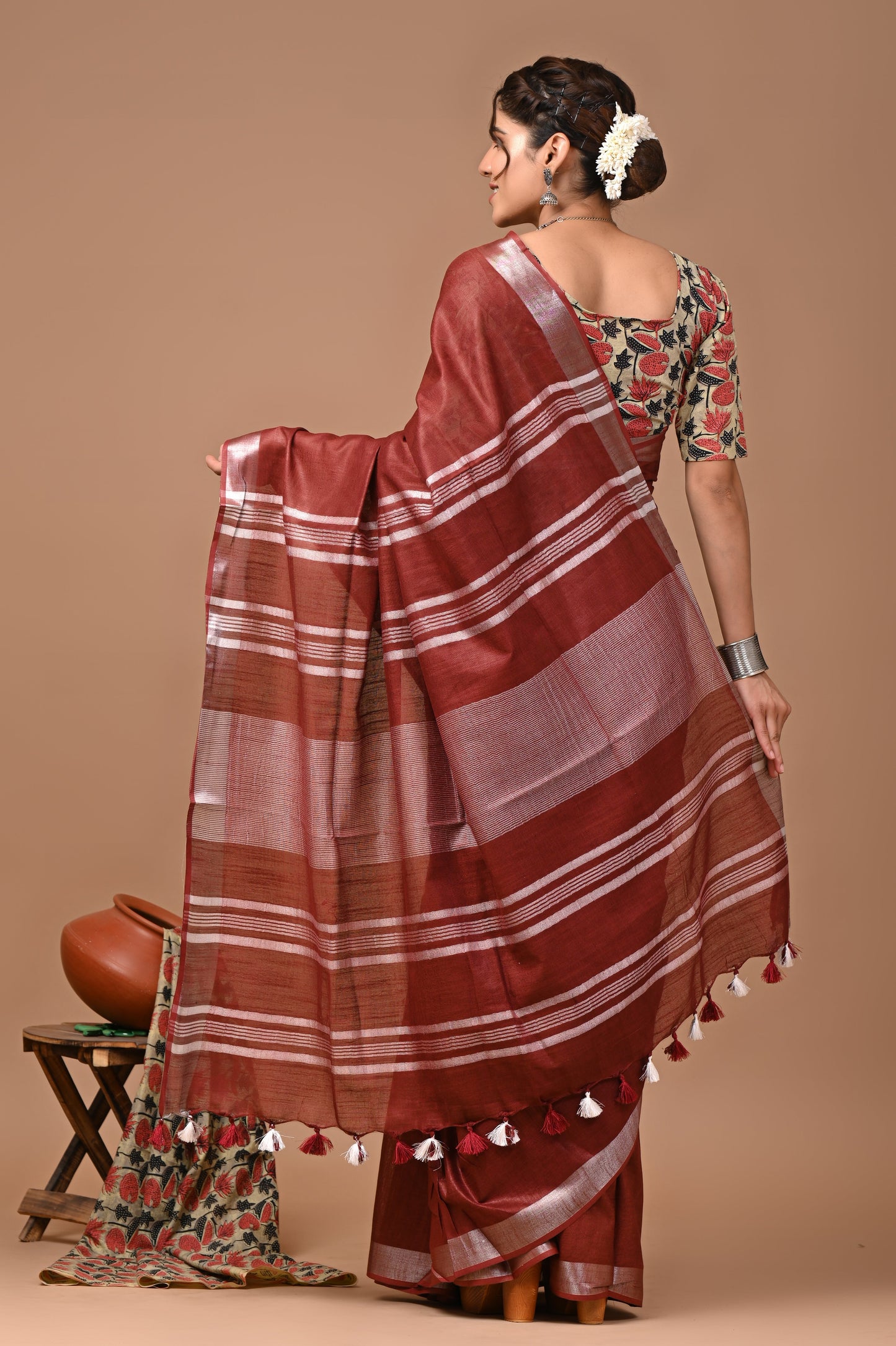 Plain linen Saree With Ajrak Printed Unstiched Blouse